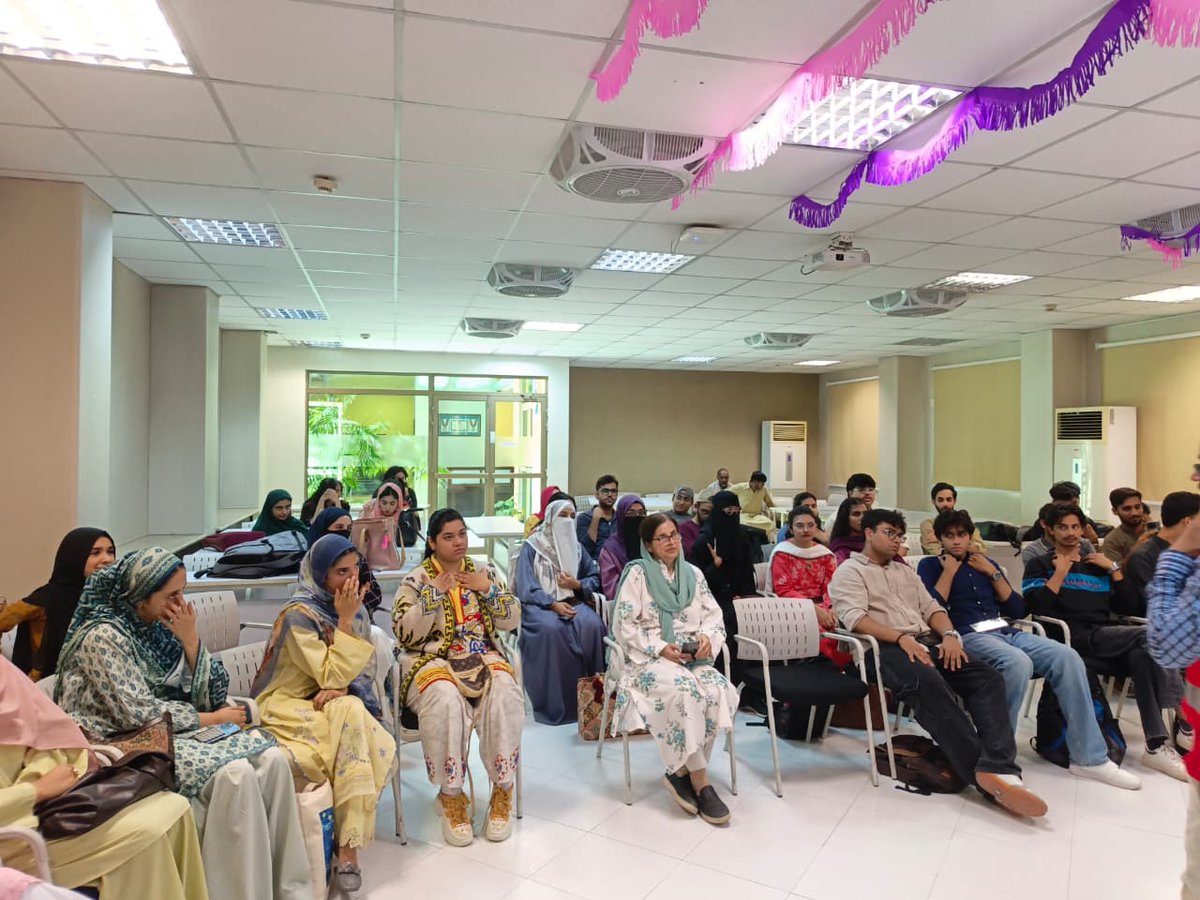 PRC_official's tweet photo. PRCS, in collaboration with COMSATS University Islamabad, conducted First Aid Training to equip the university community with essential emergency response and lifesaving skills, promoting preparedness and safety.
Learn First Aid. Be Prepared. Save Lives.
#FirstAidTraining https://t.co/QLbYaqfs4g