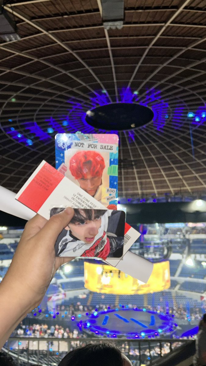 Amipotassium's tweet photo. [not &amp;team related] Super enjoyed my 2nd SB19 con 🥹 Thank you so much @nichorielsim for the last minute ticket 🥹 And thank you @ERIEmitanyo for pulling me into A’TINlandia 🐐🫶💙📢

#SB19 #GetInTheZone #OneZoneFestDay2 https://t.co/BphUrSSEss