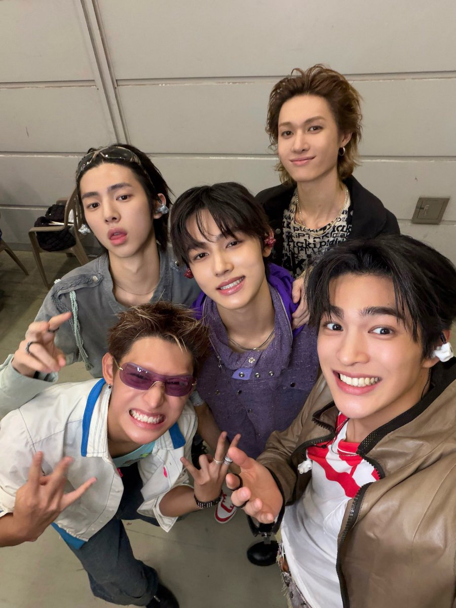 Seohngyoen's tweet photo. Cheeseee. https://t.co/gyiI0MYa5u