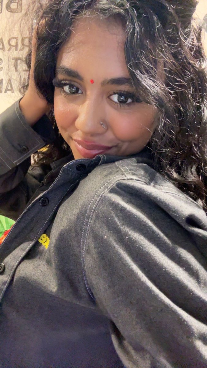 Johh0008's tweet photo. Who even likes brown girls😔🤚🏾 And can i change that #brown #teen https://t.co/fkHocMcQtm