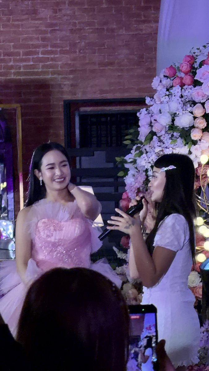 JHODI0R's tweet photo. Caprice and Mariah Deborah!!!

CAPRICE WHIMSICAL ESCAPADE
#CapriceCayetano https://t.co/g4uINofnKb