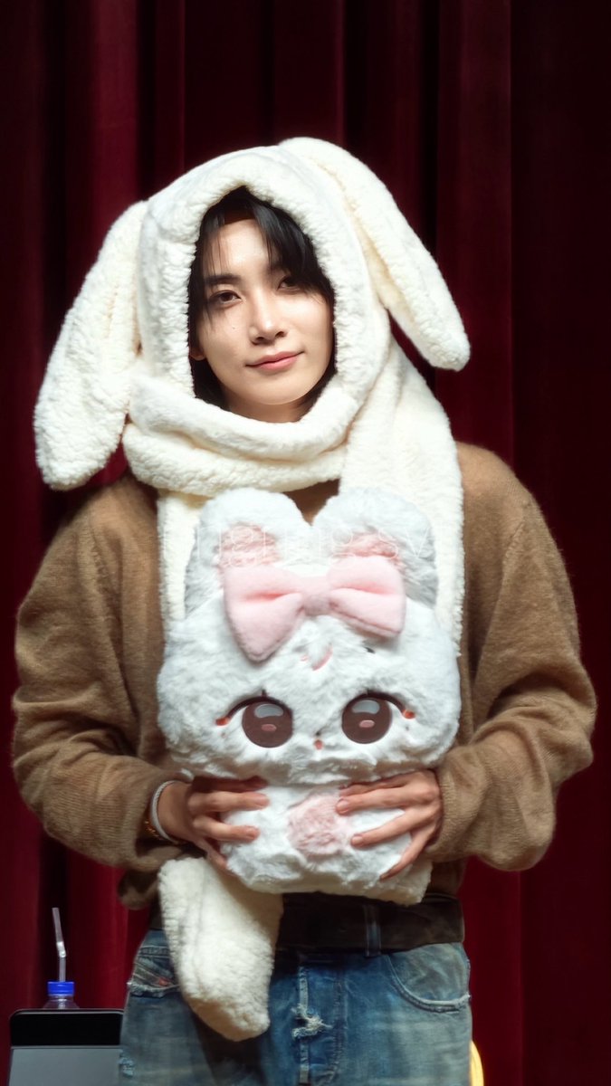 _ringring1004's tweet photo. 261025 뮤직플랜트 정한x조슈아 팬싸

윤토끼를 다시 보다니 그저 감동 https://t.co/SmXIjx1mx9