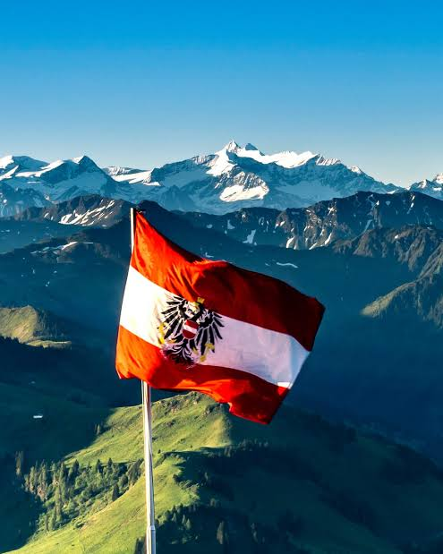 fichtenraudi's tweet photo. Einen wunderschönen Guten Morgen aus dem Oberkärnten👍💪😊 Wünsche Euch allen (bis auf unsere Regierung!) einen wunderschönen Nationalfeiertag und bemühen wir uns, das wir unser geliebtes Heimatland Österreich wieder von den Parasiten befreien und uns zurückholen 👍💪🥰🥰💙💙🇦🇹🇦🇹🇦🇹💙💙