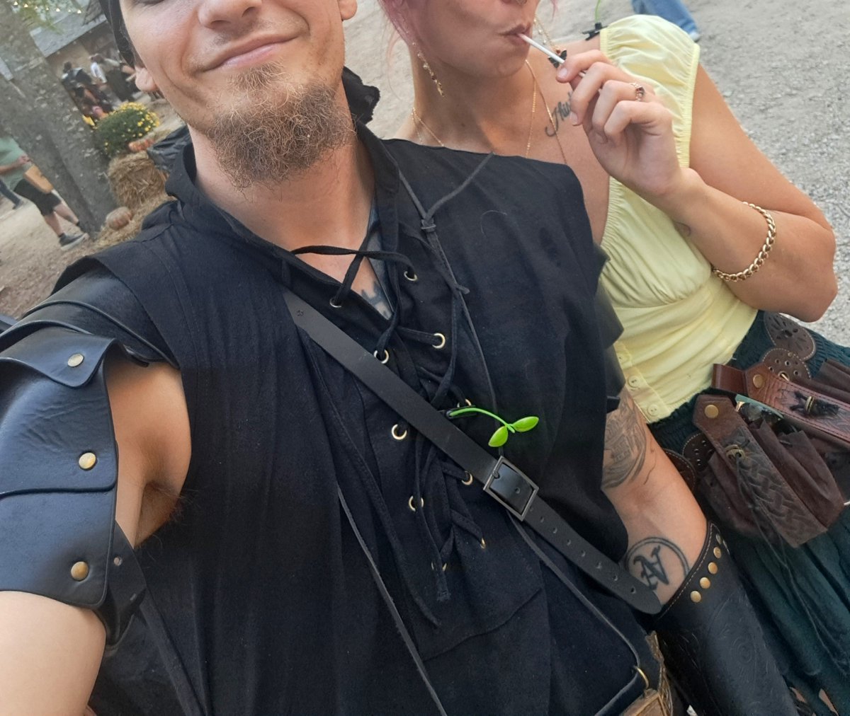 HotTxCouple93's tweet photo. During and after Faire
 #nsfw #renfaire #sexycouple #fansly #blowjob https://t.co/wOPKMc21EJ