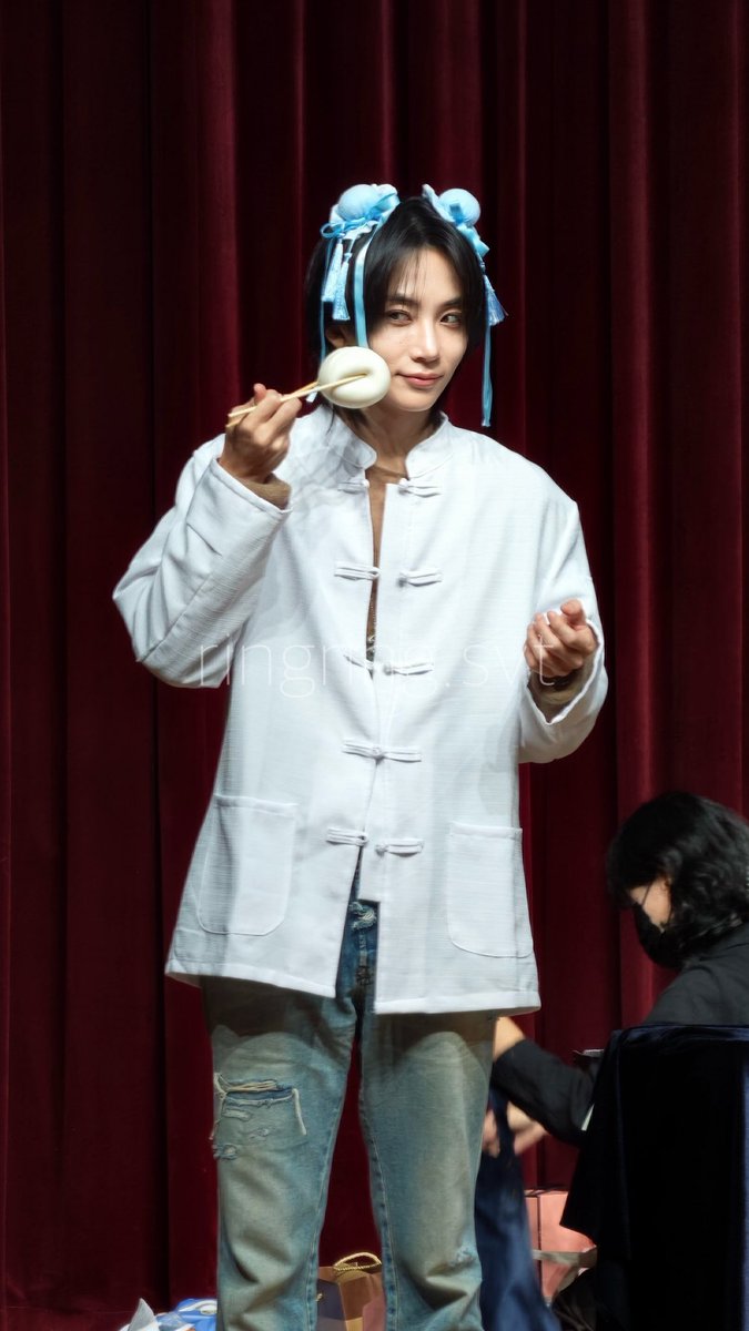 _ringring1004's tweet photo. 261025 뮤직플랜트 정한x조슈아 팬싸

알고보니 만두가게에서 알바하는 윤선배 https://t.co/VvorUkMKXR