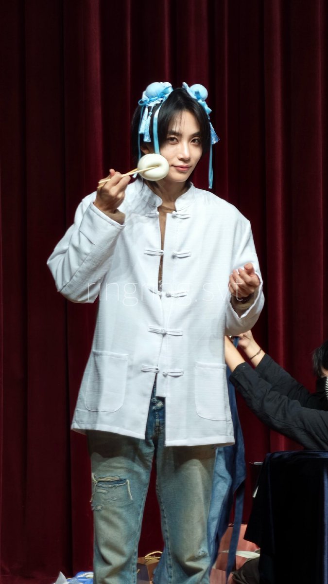 _ringring1004's tweet photo. 261025 뮤직플랜트 정한x조슈아 팬싸

알고보니 만두가게에서 알바하는 윤선배 https://t.co/VvorUkMKXR