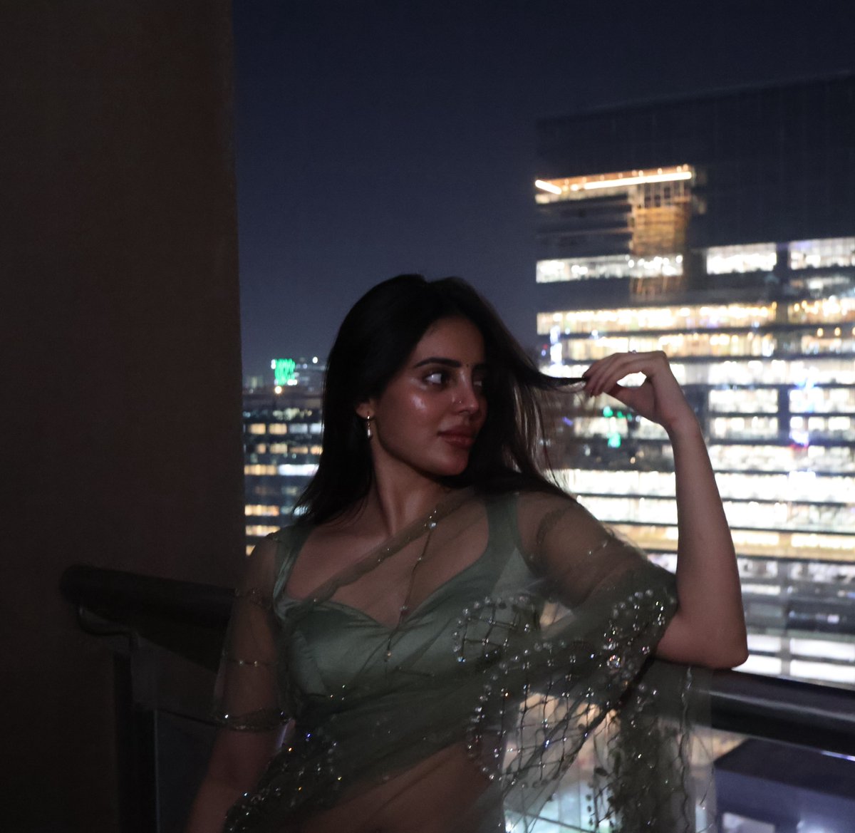 CineTrendX's tweet photo. 💚✨ Kushitha Kallupu serving elegance with a touch of midnight glamour! 🌃😍 

That gorgeous green look, sparkling details, and effortless charm make these pictures a whole vibe. ❤️‍🔥📸

#KushithaKallupu https://t.co/AfNDoBsoxm