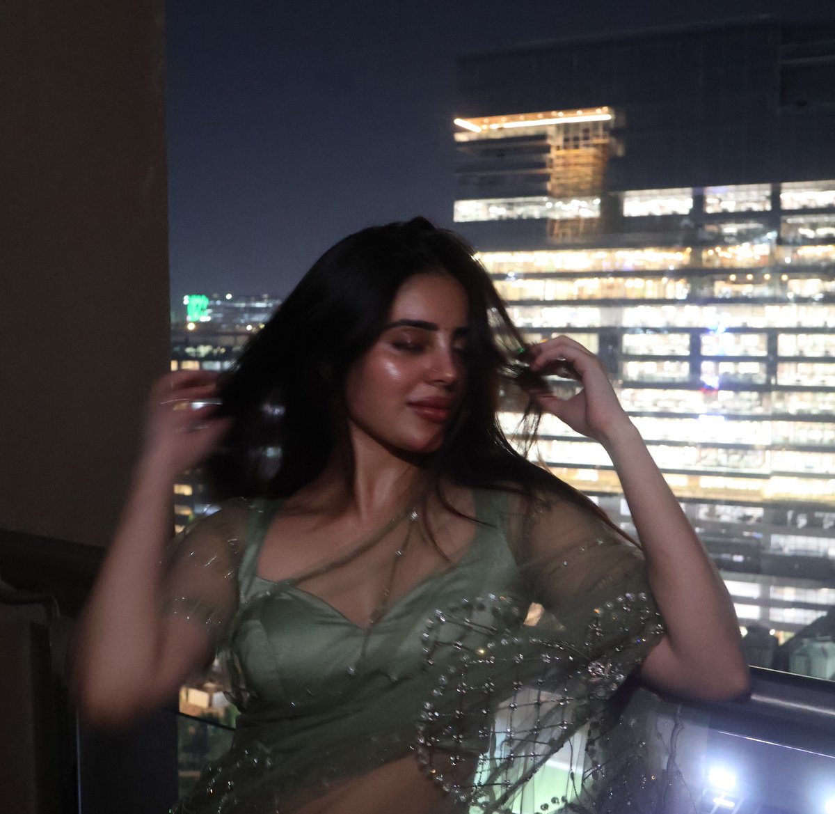 CineTrendX's tweet photo. 💚✨ Kushitha Kallupu serving elegance with a touch of midnight glamour! 🌃😍 

That gorgeous green look, sparkling details, and effortless charm make these pictures a whole vibe. ❤️‍🔥📸

#KushithaKallupu https://t.co/AfNDoBsoxm