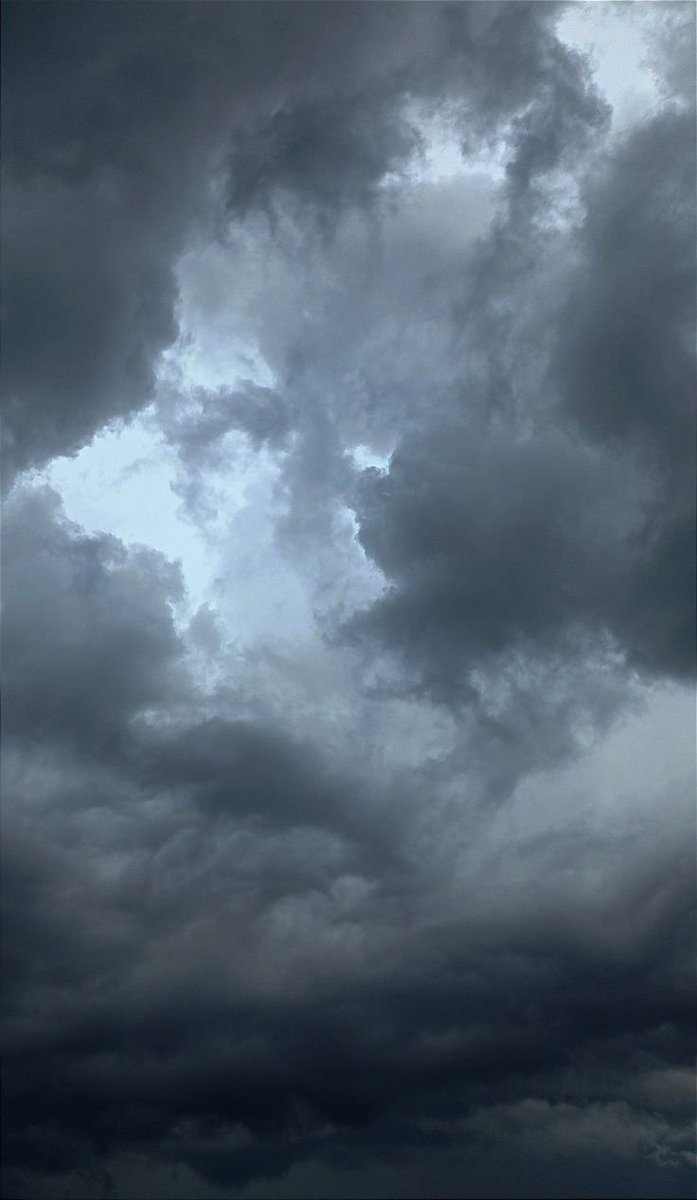 natureaest's tweet photo. Lost in the cloud <3 https://t.co/i4fzjZcYf8