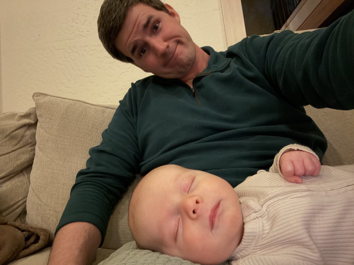 mgdotdev's tweet photo. Apparently I am pillow https://t.co/g6BFLNkunj