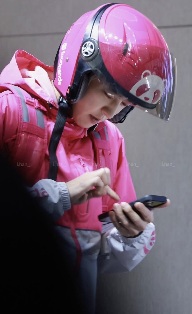 whitedreamloey's tweet photo. Good morning chanyeol lovers 🍒🍀 https://t.co/RzruX19PvD