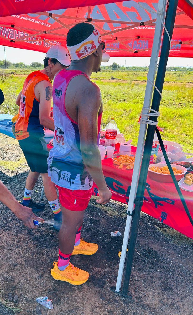 Kulani_Kulls's tweet photo. 🏅Medal Monday🏅

The Diamond and Dorings Kimberley Bighole Marathon provided an opportunity to run my debut Marathon. Awesome experience 👏 

#MedalMonday
#RunningCommunity
#TrapnLos https://t.co/d1mFdyFdtg