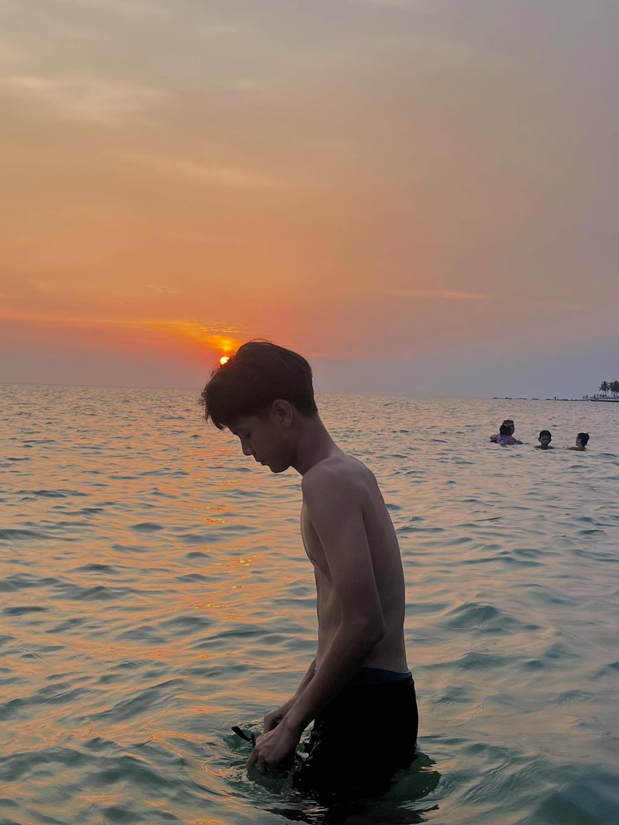 P3rtn's tweet photo. 🏊🏻‍♂️ #สมุทรปราการ https://t.co/acL2BdriMk