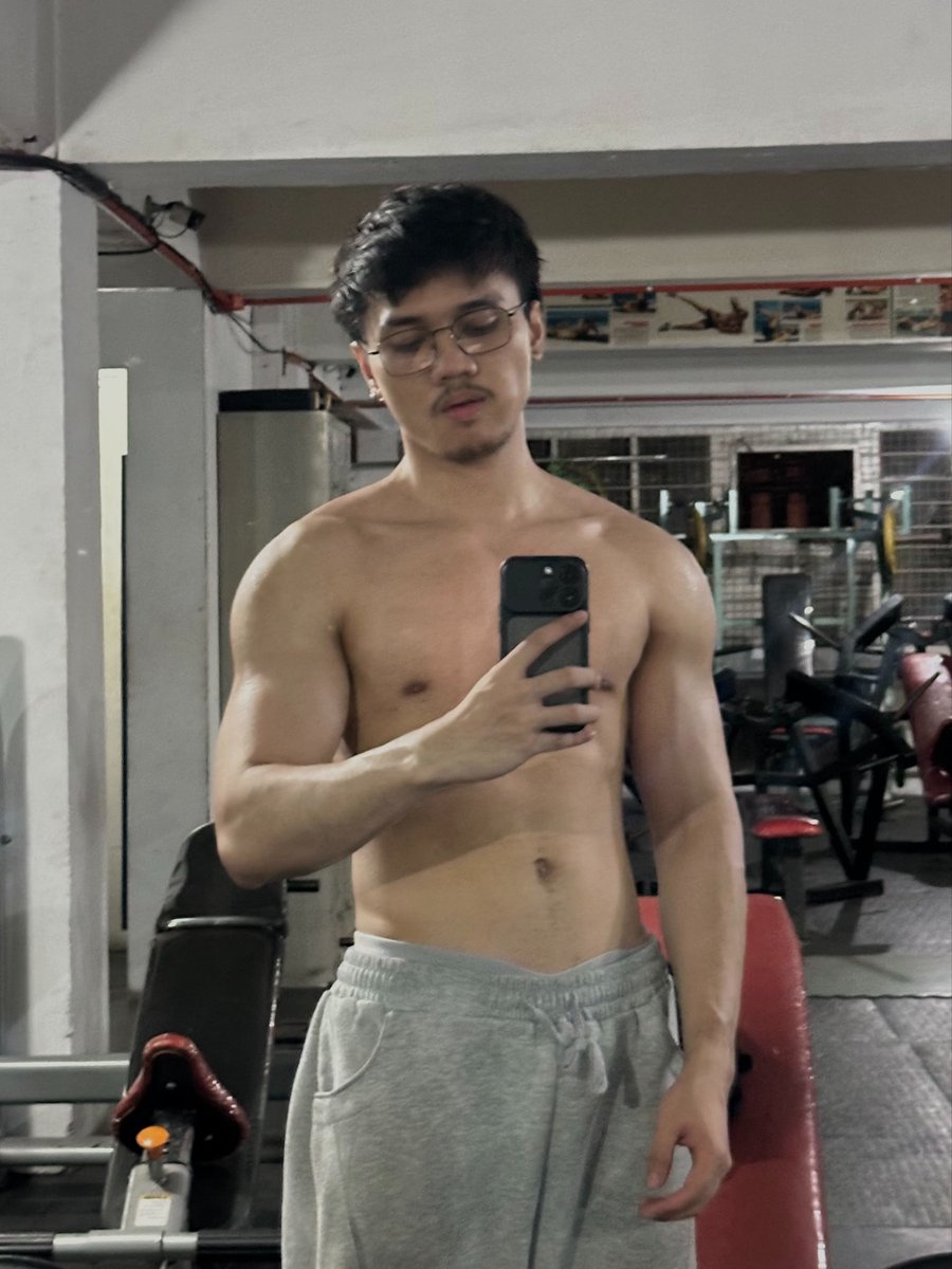 jdrn_08's tweet photo. Pagkagising wala na toh 🐼 https://t.co/8Te0YFtIJF