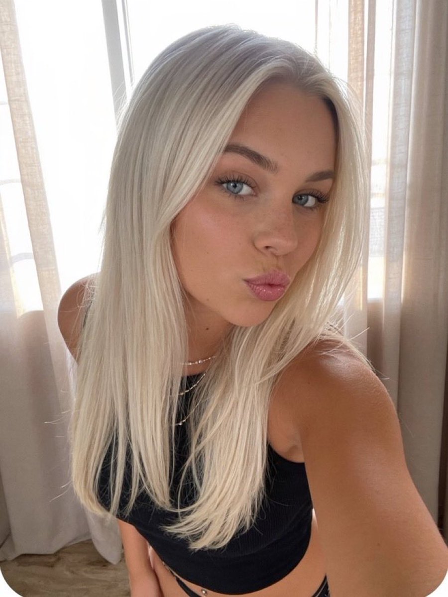 FlorianaHazel__'s tweet photo. Can you call me pretty yes or no ??? https://t.co/t4lzKdJrnx