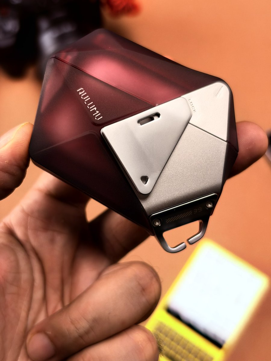 stufflistings's tweet photo. This Aulumu AirPods Pro case just arrived 🤩 https://t.co/lVVgpmYnqP
