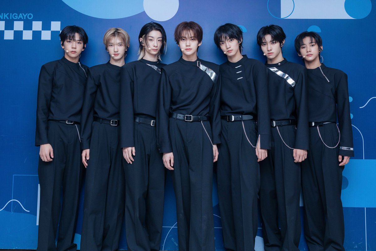 Sillyiliy's tweet photo. Ahh I see!
A2O Soul 7+8 tuh bukan dibikin unit tapi maksudnya tuh ginii.. 7 member A2O Soul yang memiliki kekuatan (berasal dari Planet Soulite sama kayak A2O Lite?) (#TAI #MOON #SEEONE #AYDEN #GAKU #ALURE #SEOHA) https://t.co/IibNH6uILW