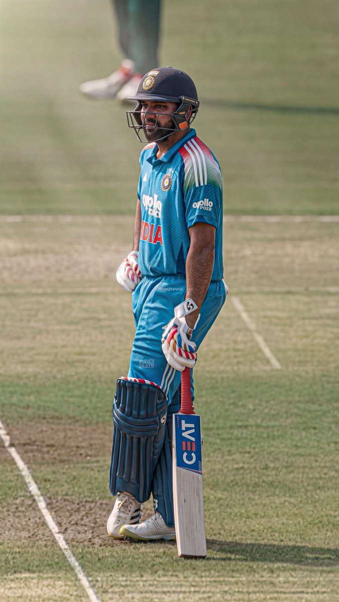 Saurabh45In's tweet photo. Iconic pose. https://t.co/LSpQ1UvzF1