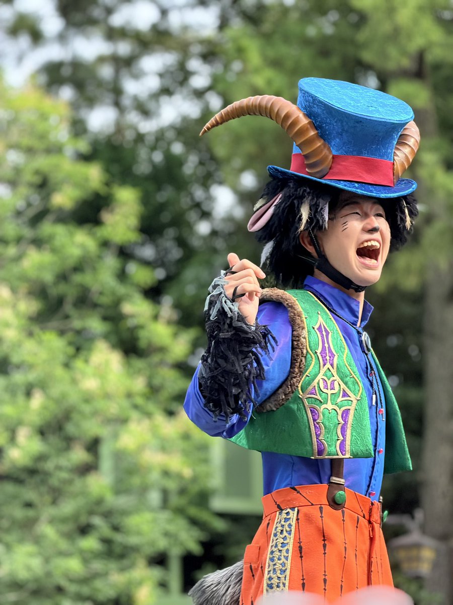 trq1lmm's tweet photo. 笑顔が素敵な🐐さんもおいておく

 #IntotheFrenzy https://t.co/ZNvmrYGkA7