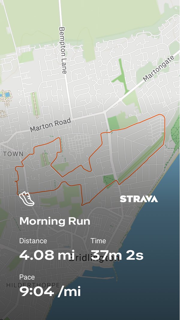 Progradar's tweet photo. Out early for a Monday morning 4 mile progression run 😊🏃‍♂️ @RunComPod https://t.co/qRoYeXjJ7l