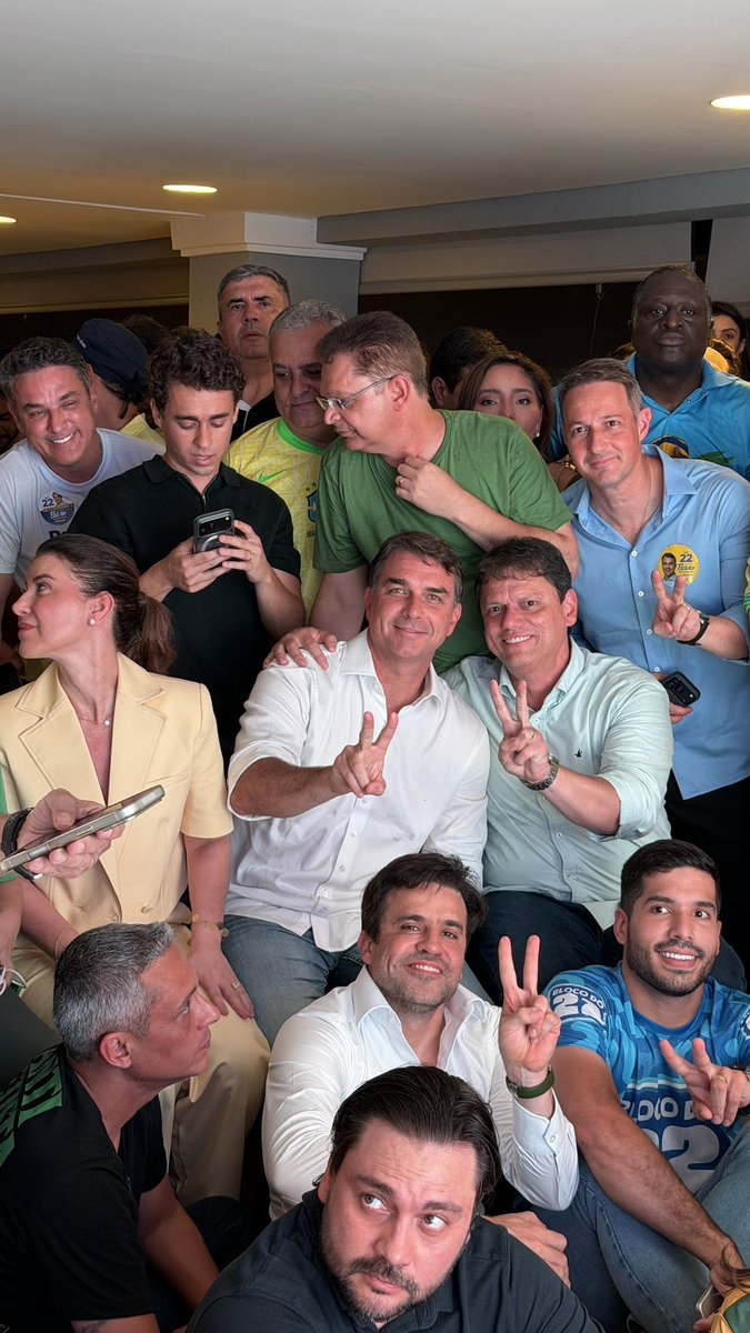 PoliticayModa's tweet photo. Las caras que se les quedaron 😂 https://t.co/UVH1h3xWmU