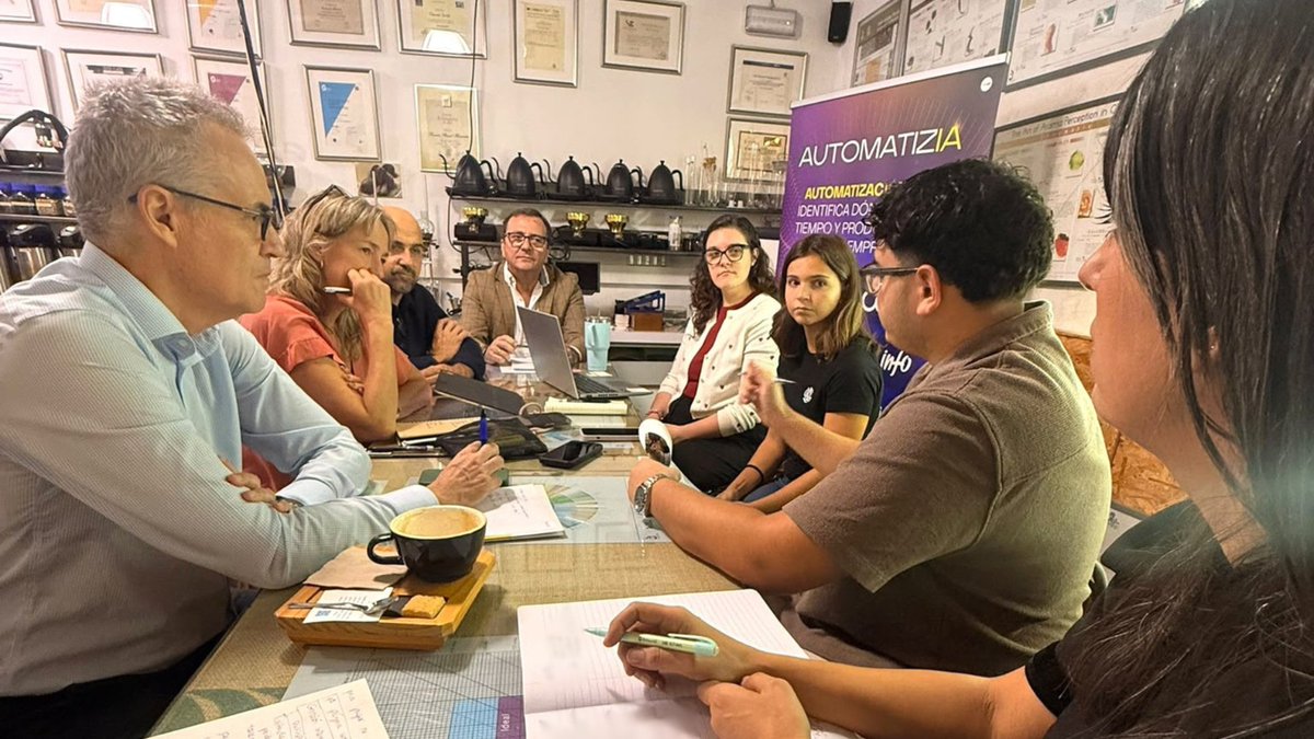 CEEICT's tweet photo. ☕🚀 Estuvimos en CaféLab impulsando la automatización de sus procesos de negocio.

⚙️ Desde AUTOMATIZIA, realizamos una consultoría para explorar cómo optimizar y automatizar los procesos de venta y distribución de sus distintas líneas de negocio, identificando oportunidades de mejora adaptadas a sus necesidades operativas.

🎯 ¿El objetivo? Simplificar tareas, mejorar la eficiencia operativa y conectar procesos para trabajar de forma más ágil, coordinada e inteligente.

💡 Durante la sesión, analizamos cómo la tecnología puede ayudar a reducir tareas manuales, optimizar los flujos de trabajo y facilitar la gestión diaria, permitiendo aprovechar mejor los recursos disponibles y dedicar más tiempo a las actividades que generan valor.

📈 La automatización permite transformar la manera de trabajar de una empresa, favoreciendo una gestión más eficiente, una mayor capacidad de adaptación y una base sólida para afrontar nuevos retos de crecimiento.

🤝 Gracias al equipo de CaféLab por su colaboración y disposición para explorar nuevas formas de seguir mejorando sus procesos.

Porque automatizar no es solo ahorrar tiempo: es abrir nuevas oportunidades, mejorar la competitividad y preparar el negocio para crecer de forma sostenible.

Iniciativa abanderada por COEC (Confederación Comarcal Organizaciones Empresariales de Cartagena) junto al Instituto de Fomento de la Región de Murcia (INFO), en colaboración con CEEIC.

#AUTOMATIZIA #Automatización #TransformaciónDigital #Innovación #Digitalización #EficienciaOperativa #CaféLab #Emprendimiento @infoRMurcia @COEC_es