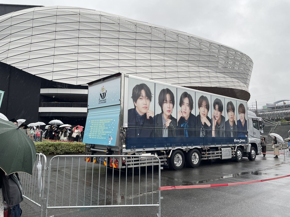 M_728_k's tweet photo. ららアリ、入ります！
今年は京セラから入れ、2回目とのことでワクワクしてます☺️
ネイルチップしたのに家出る前に全て剥がれて断念😣笑
不器用すぎる😭
ららぽーと広すぎる￼￼😳 https://t.co/syYdlVbP1z