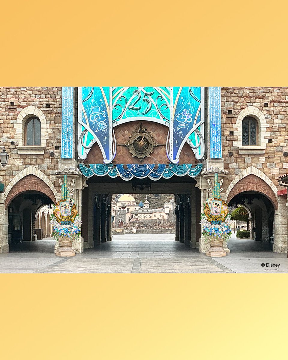 TDR_PR's tweet photo. 💡ニュース💡
東京ディズニーリゾート®では、2027年1月1日から1月11日まで、お正月のスペシャルイベントを開催します🎍
和服姿のミッキーマウスをはじめとするディズニーの仲間たちが、新年のごあいさつをお届けする「ニューイヤーズ・グリーティング」を実施✨
 
期間中はお正月ならではのデコレーションが設置され、さらにスペシャルグッズやメニューも販売します♪
くわしくは
https://t.co/mPUQTjVktw