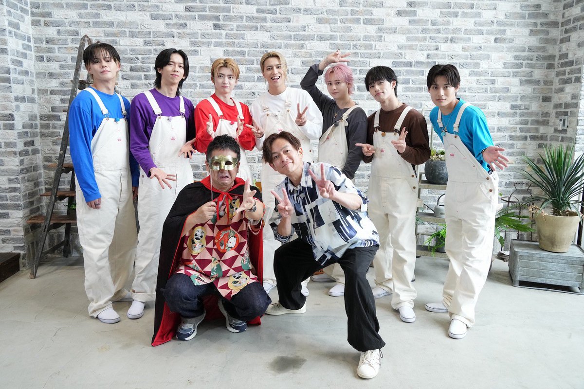fujitoretari's tweet photo. 今夜‼️10/26(月)23:30〜
フジテレビTWO初放送✨
 #FOD 配信開始📶
「赤面バトルTHE レッドハウスで撮れ高足りてますか？」後編
褒め合い連発！新たな企画でメンバーが照れまくり⁉️お楽しみに✨
 #超特急トレタリ #超特急 #なすなかにし
https://t.co/86HPcDee7o https://t.co/zH2J9EUgqT