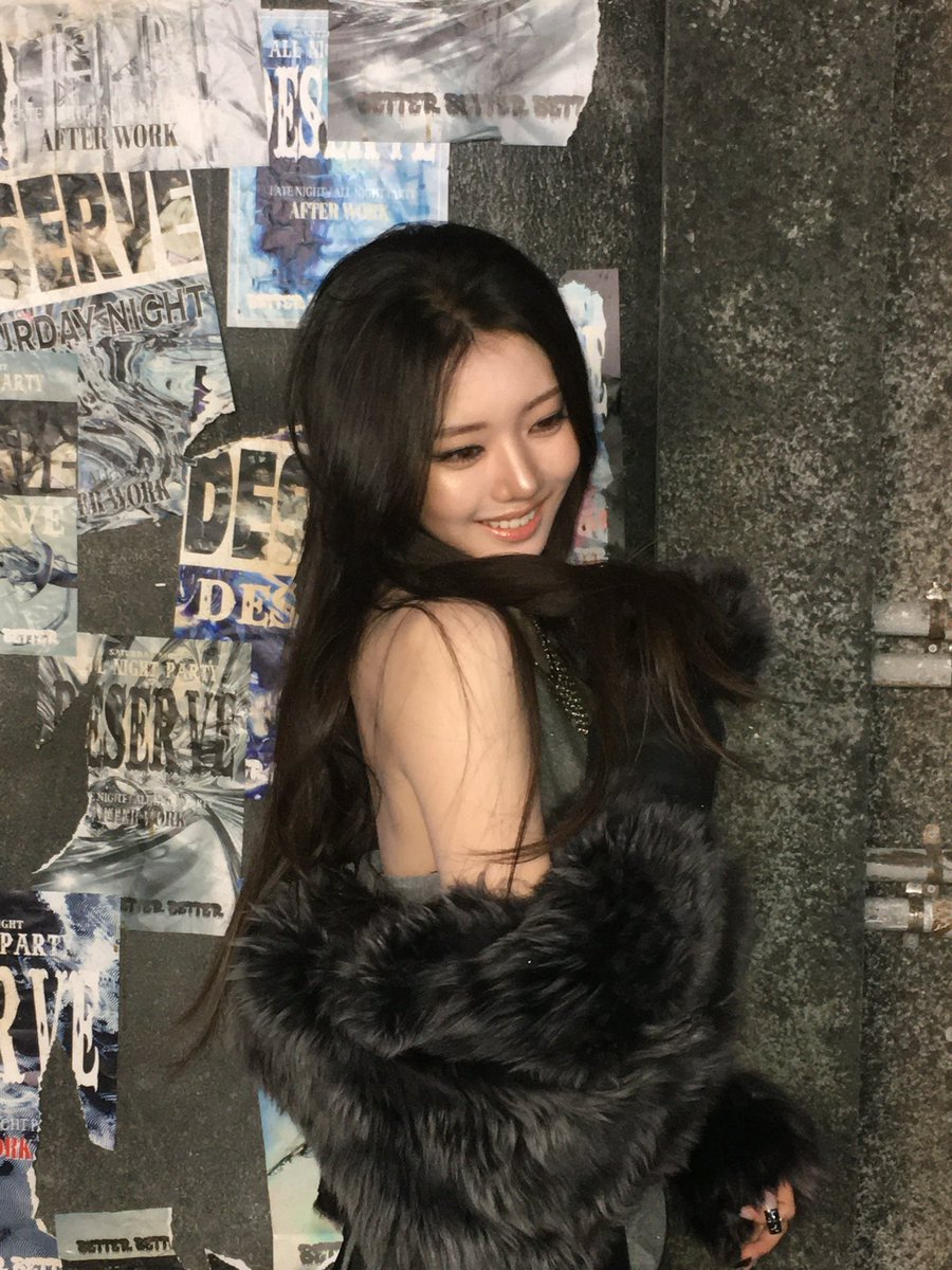 leech_xl's tweet photo. 웃는거 진짜커요미..🫰🏻🫰🏻 https://t.co/umTJ2ZTlwY