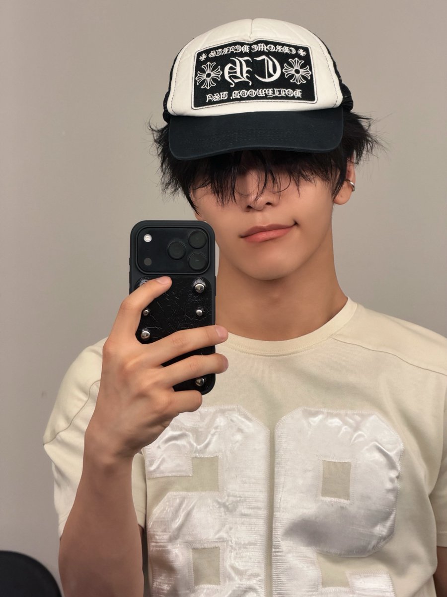 hack5283's tweet photo. 그대로 컸어😏 https://t.co/GDjtDtT5F2