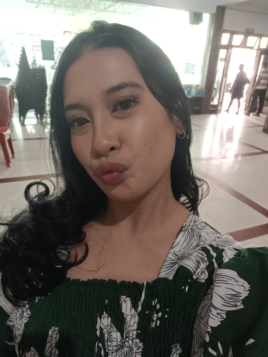 hellowmik's tweet photo. aku dan bulu mata kurang cetarku https://t.co/J03sP4Wn6S