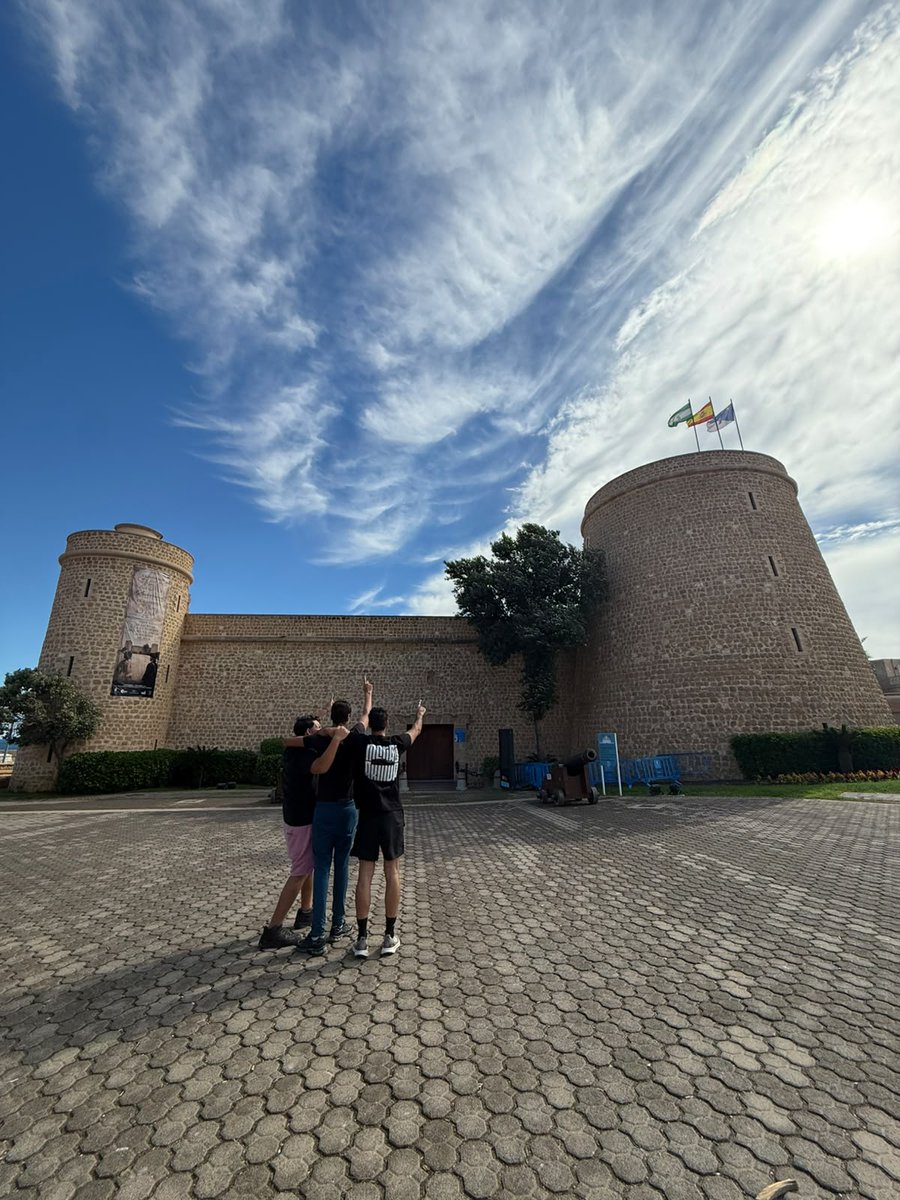aNOESSO's tweet photo. Desde el CPM Residencia “Paco Fernández” hemos disfrutado de una salida al Castillo de Santa Ana en Roquetas de Mar. 🏰🌟

Nuestros menores han tenido la oportunidad de conocer parte de nuestro patrimonio cultural, compartir experiencias y disfrutar de un entorno diferente😊👏 https://t.co/cSweyBINH2
