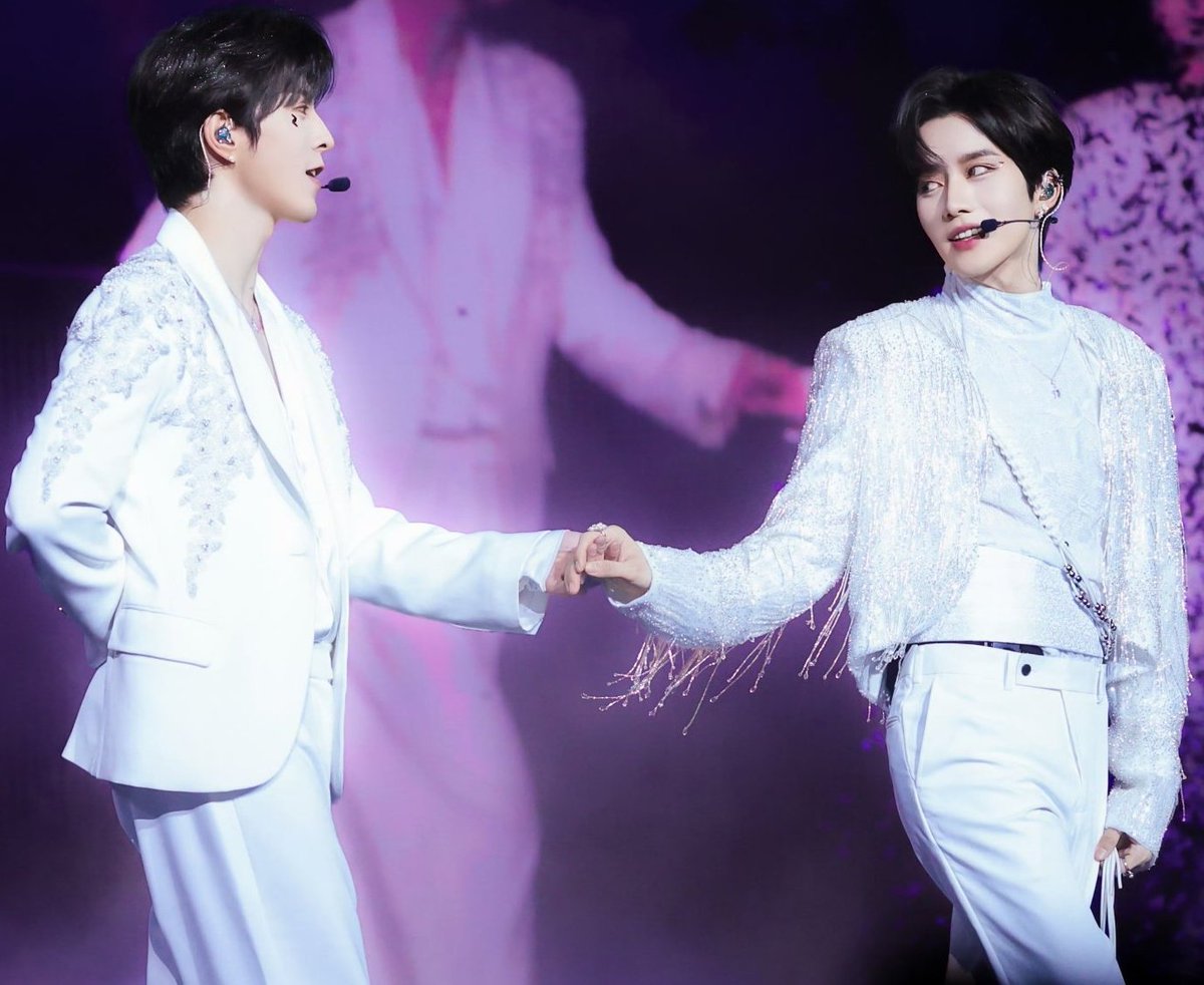 Meapi_Meapi's tweet photo. Once again we get to know XINGQIU ARE MARRIED😍😍😍 https://t.co/uXNZMylHX9