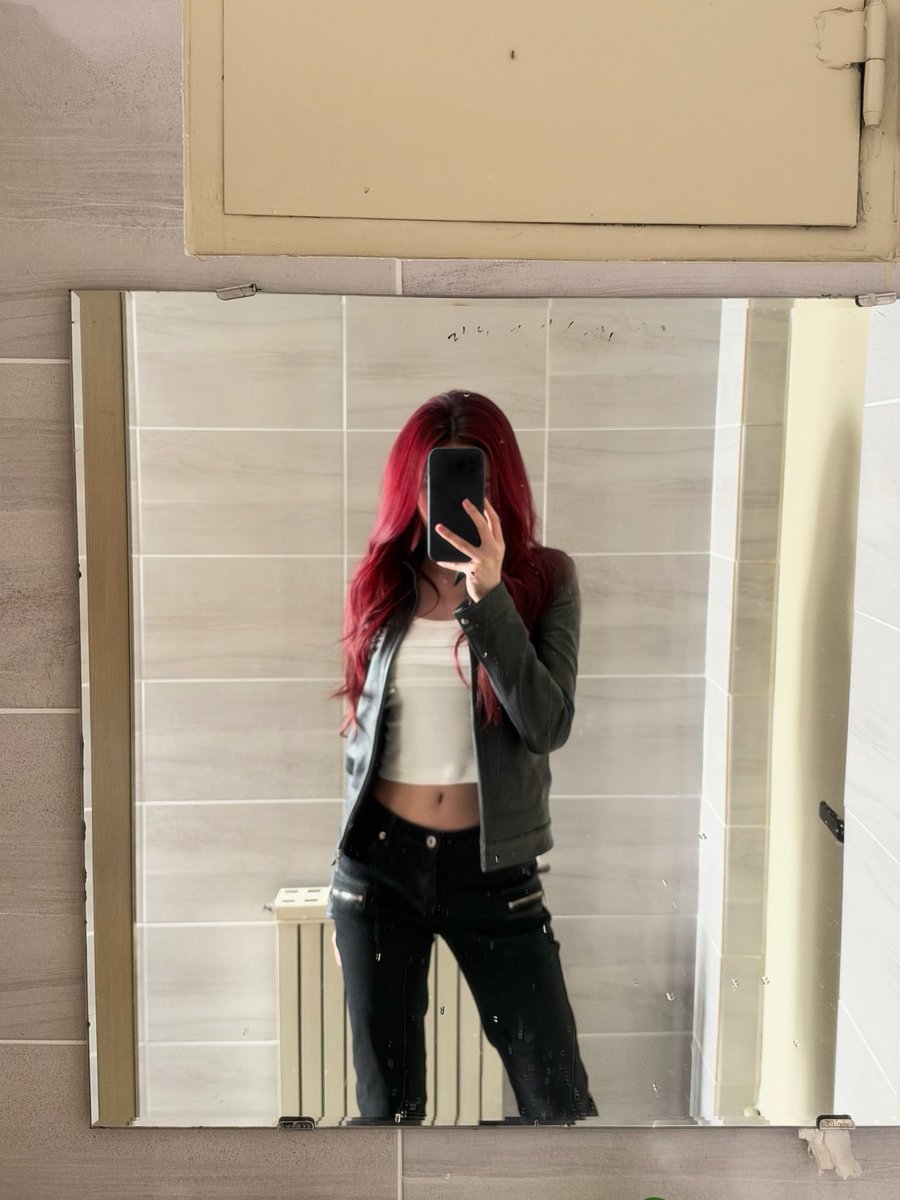 cannyasm1's tweet photo. CHIQUITA WEVERSE UPDATE 🖤 

#BABYMONSTER #CHIQUITA #YG #WEVERSE
@YGBABYMONSTER_ https://t.co/y021s7aUuJ