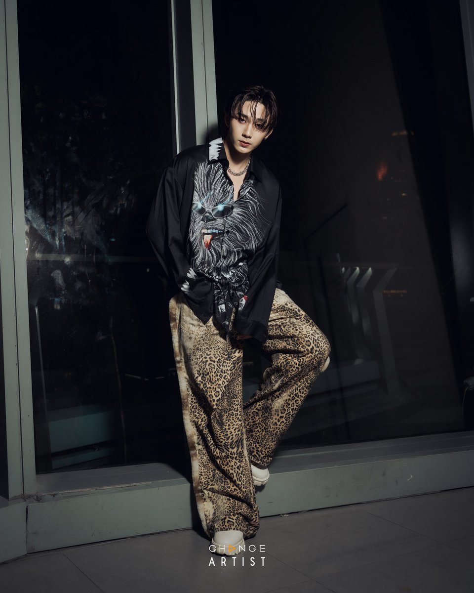 CHANGEARTIST_'s tweet photo. ATON  ATTEND A SHOW HOOK’S AT ELLE FASHION WEEK 2026  

@aton_tnk 

#ELLEFashionWeek2026xHooksxAton
#ELLEFashionWeek2026  
#EFW26ATICONSIAM    

#ChangeArtist https://t.co/fap4W1DhZP