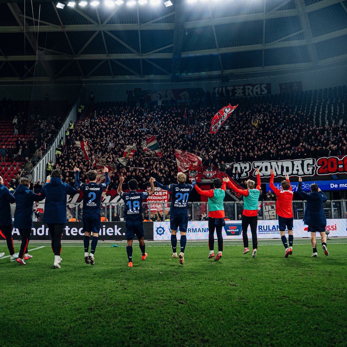 fctwente's tweet photo. 🔴🙌
#FCTwente | #AZTWE https://t.co/bAT0a6r7IA
