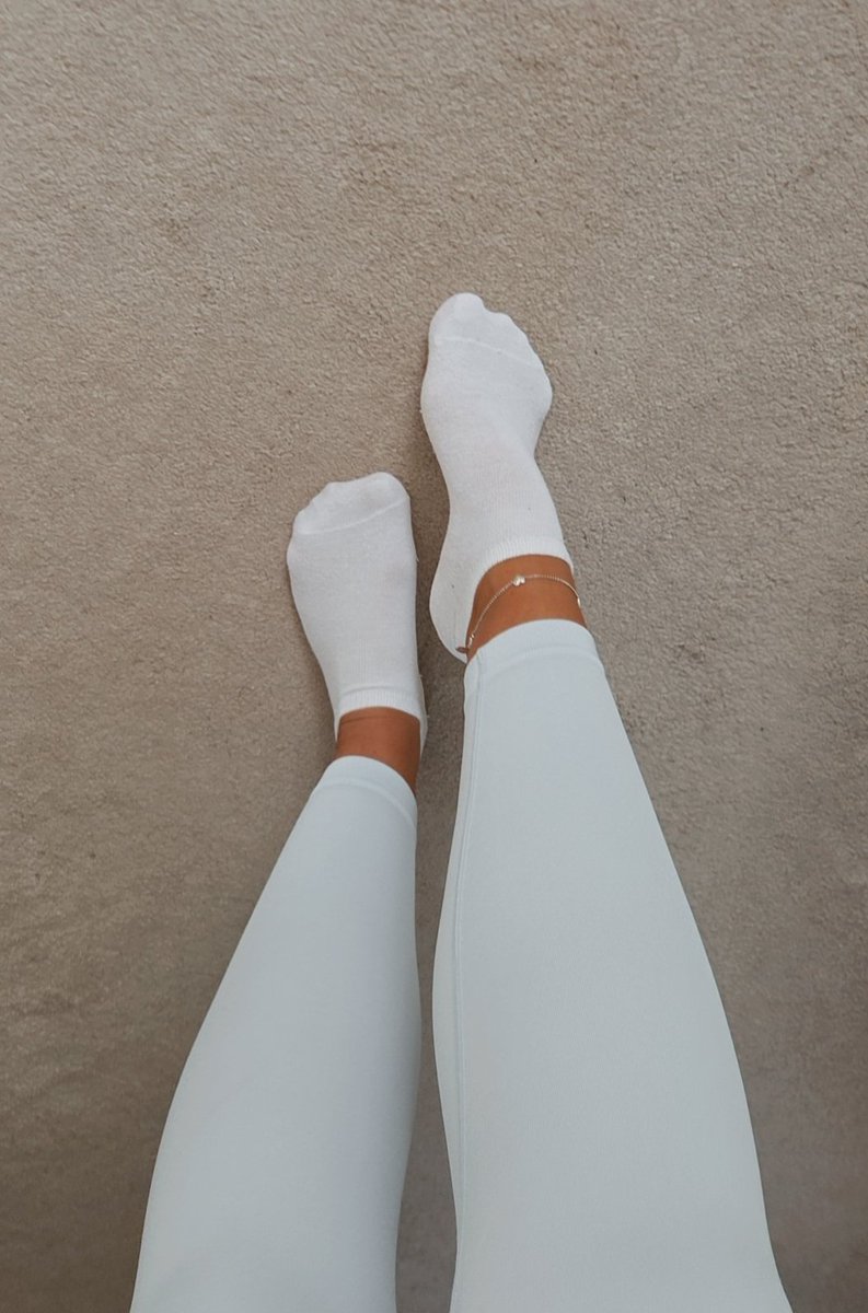 SpoilChardonnay's tweet photo. My socks are more 🔥 than your wife https://t.co/xkZmLpLYcB