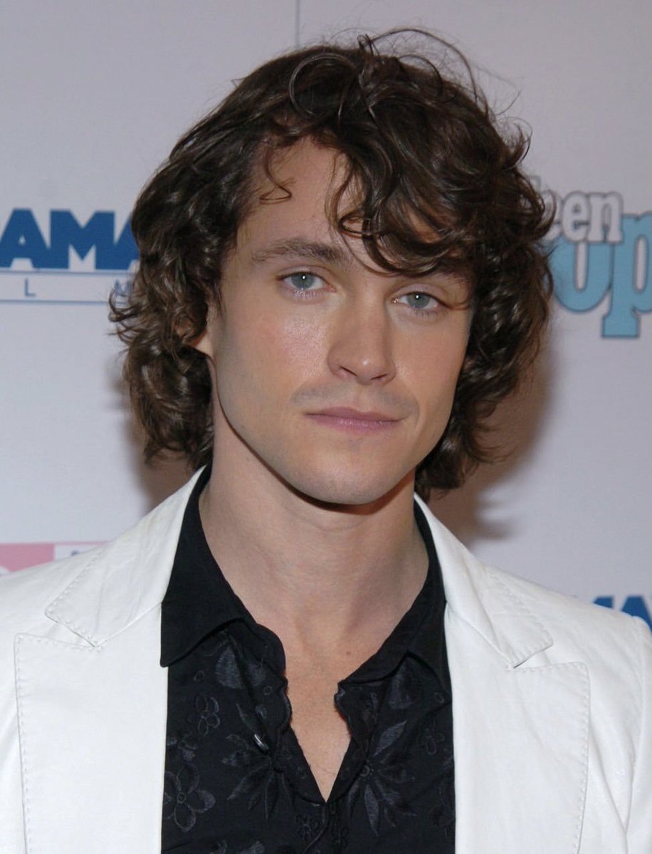 Libraryperson6's tweet photo. I miss his curly hair 😭😭 https://t.co/Of5eOn5thW