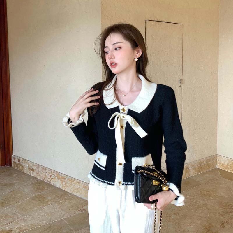 darlingngehong9's tweet photo. Gasanggup gua cuma liatin doang yang beginian 😭😭
Bawaannya gatel mau CO 🥰🥰✨
yang mau samaan cardigannya cek di bawah girls 👇

#Cardigan #outfitinspo #outfitcheck #rekomendasi #shopee #koreanstyle https://t.co/vF2YQ6FG0W