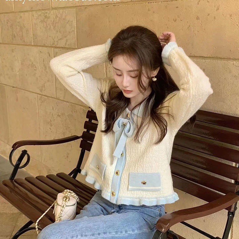 darlingngehong9's tweet photo. Gasanggup gua cuma liatin doang yang beginian 😭😭
Bawaannya gatel mau CO 🥰🥰✨
yang mau samaan cardigannya cek di bawah girls 👇

#Cardigan #outfitinspo #outfitcheck #rekomendasi #shopee #koreanstyle https://t.co/vF2YQ6FG0W