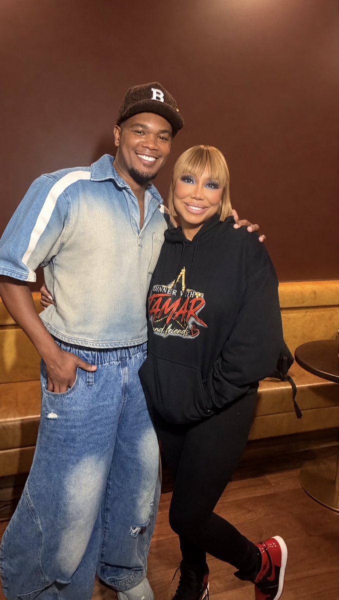 iRyanGlen's tweet photo. Out past my bedtime cause I’m a Tamartain. What an amazing show @TamarBraxtonHer !  No one sings down like Tamar 🙌🏽 https://t.co/v6mkuLDwSI