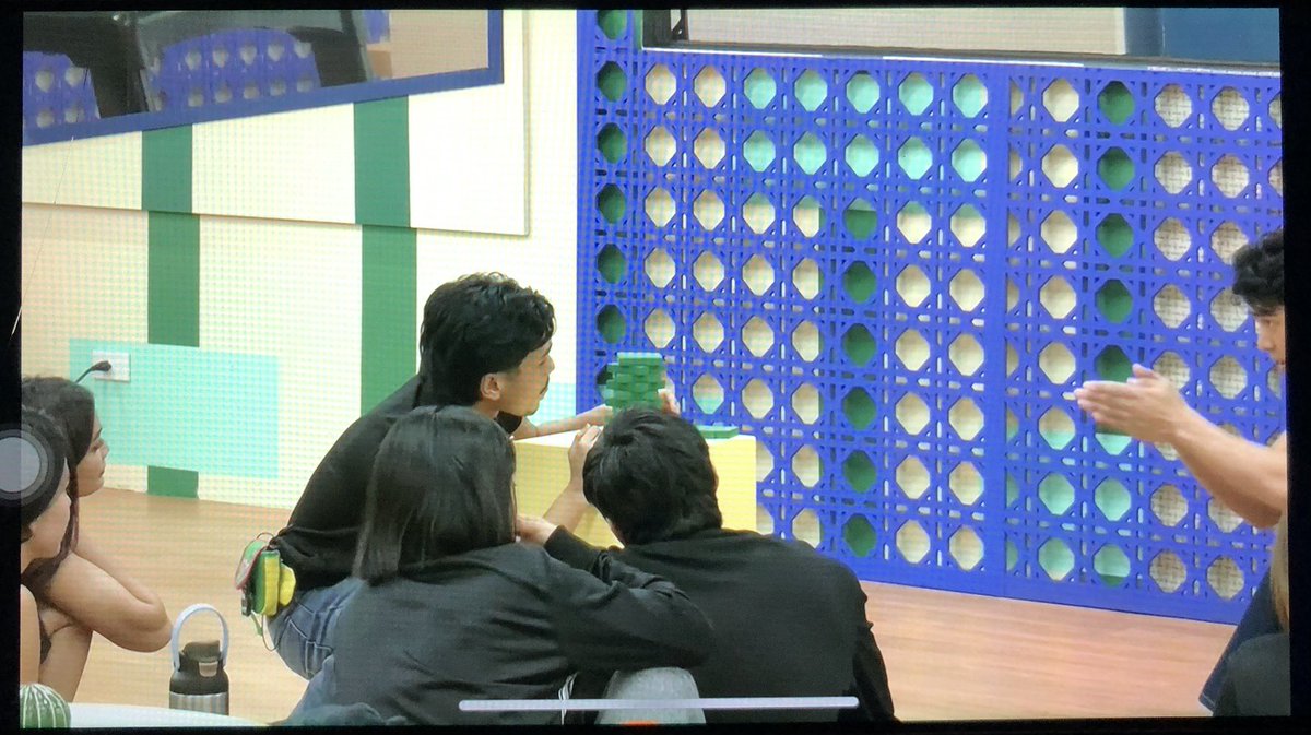 sunkissedhyeok's tweet photo. ito na naman yung pa-task ni kuya na may domino 😭

#PBBCollab3point0 https://t.co/jiBrcxwAnz