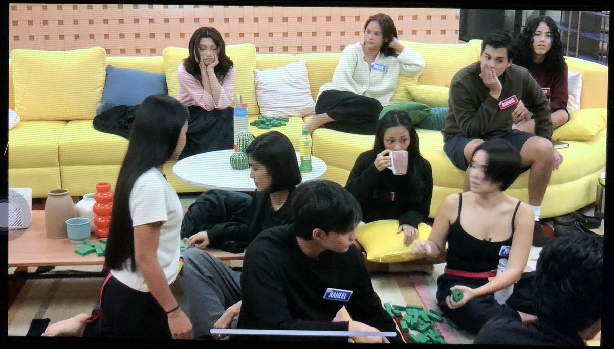 sunkissedhyeok's tweet photo. ito na naman yung pa-task ni kuya na may domino 😭

#PBBCollab3point0 https://t.co/jiBrcxwAnz