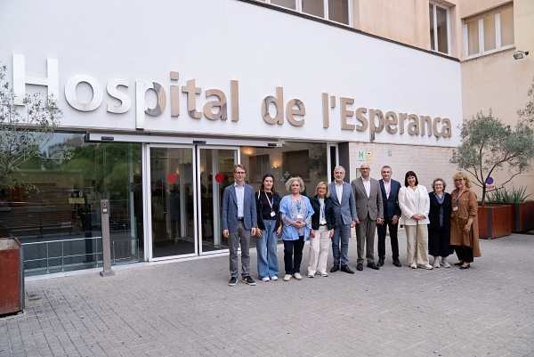 farmacosalud's tweet photo. Una Unidad #Hospitalaria pionera, la de Recuperación para Personas en Situación de #Sinhogarismo, reduce un 80% los reingresos de personas #SinHogar en los servicios de Agudos. Laura Morro (#TrabajoSocial): con todo, son datos todavía muy preliminares https://t.co/SezwXaqQVY https://t.co/q01V6kOtJ8