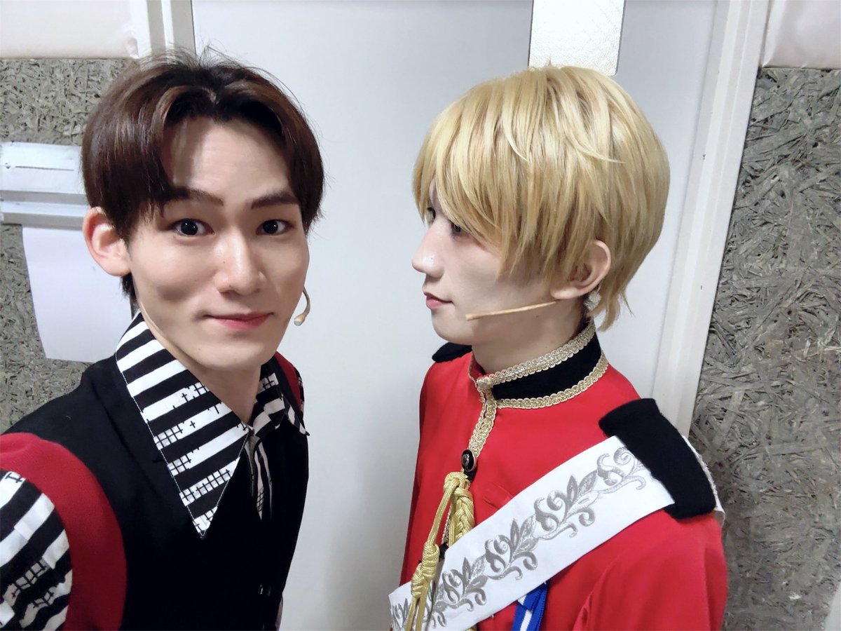 masaya_ito07's tweet photo. 10th Anniversary ミュージカル
「ヘタリア～ World☆Starts～」
大阪公演千秋楽ご来場、ご視聴ありがとうございました

踊って踊って踊りまくって歌って演じて踊って歌って、毎公演抜け殻になるまで出し切りました

充実した時間を皆様を共有できて嬉しかったです。楽しかったー！

次は、東京でお会いしましょう！
ほんまおおきに！

最後に大介さんと
#ヘタミュ