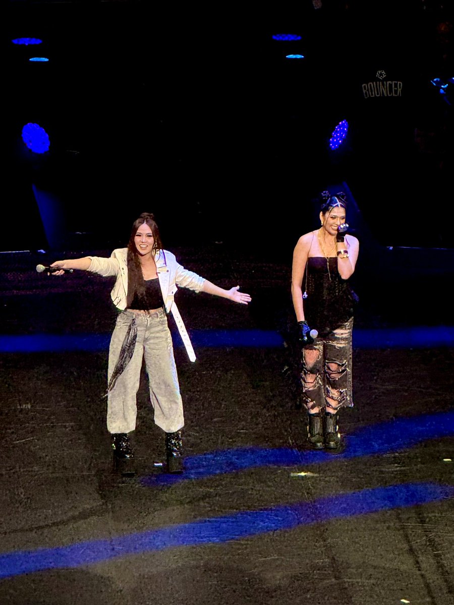 iKouzumii's tweet photo. Okay, I have here two of my favorite hosts ☺️
@aidelacruz @joymayanne 

#OneZoneFest 
#OneZoneFestDay2 
#BENCHxSB19 https://t.co/Q8NO5xi1MG