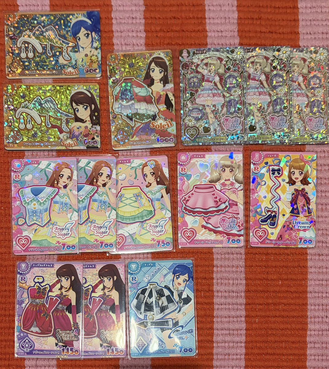 dabodabot's tweet photo. @1
アイカツ　アンコール　カード　交換
譲り1.2枚目＋旧カツカード
リプライに続きます

求3.4枚目 https://t.co/kNA6G64pKK