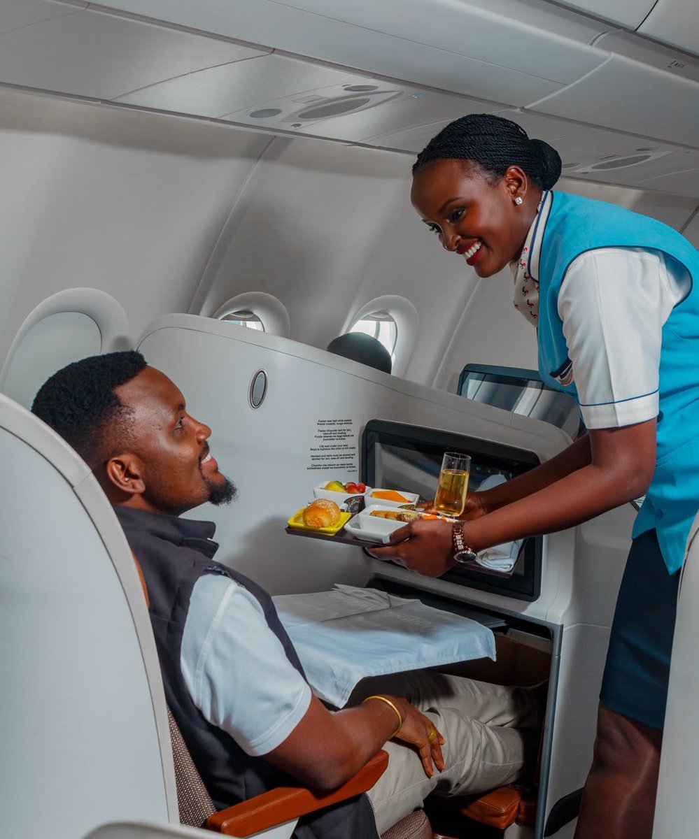 DatTonyguy's tweet photo. Accra is getting more connected! 🇬🇭✈️ Uganda Airlines is set to launch four weekly flights to Accra from October 27, operating via Lagos with the Boeing 737-800. 🇺🇬 #UgairlinesXAccra https://t.co/z5DiFrwNS2