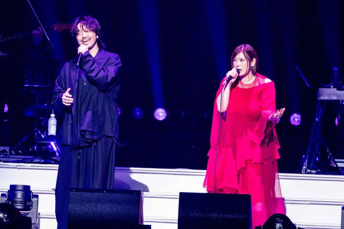 oricon's tweet photo. 絢香のデビュー20周年ツアーに
三浦大知がサプライズ登場❗️
⠀
「絢香ちゃんがこの世代にいてくれていることは誇りです」
https://t.co/xFfVGZt6qW
⠀
@Ayaka_1218 @DAICHIMIURAinfo https://t.co/ymWBQZxm6q